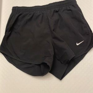 Nine Dri-fit shorts Youth Medium, Black